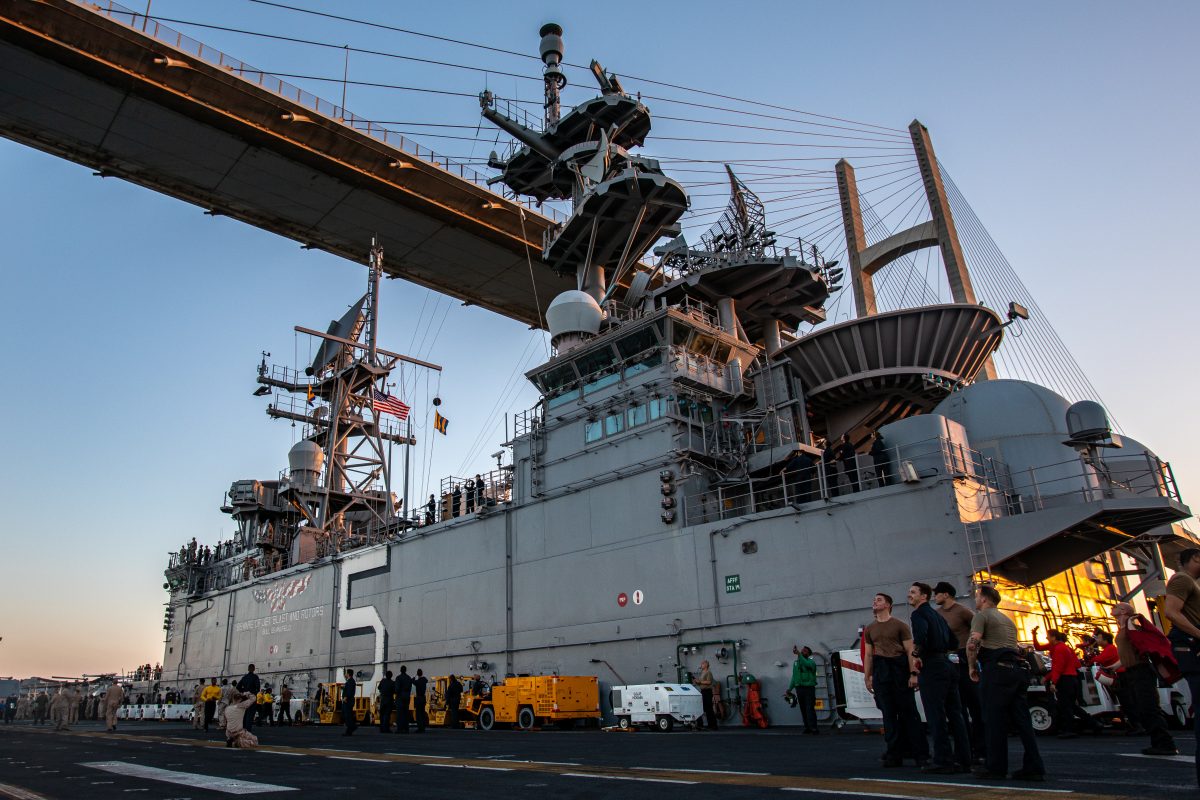 3,000 sailors and marines arrive in Middle East aboard USS Bataan, USS